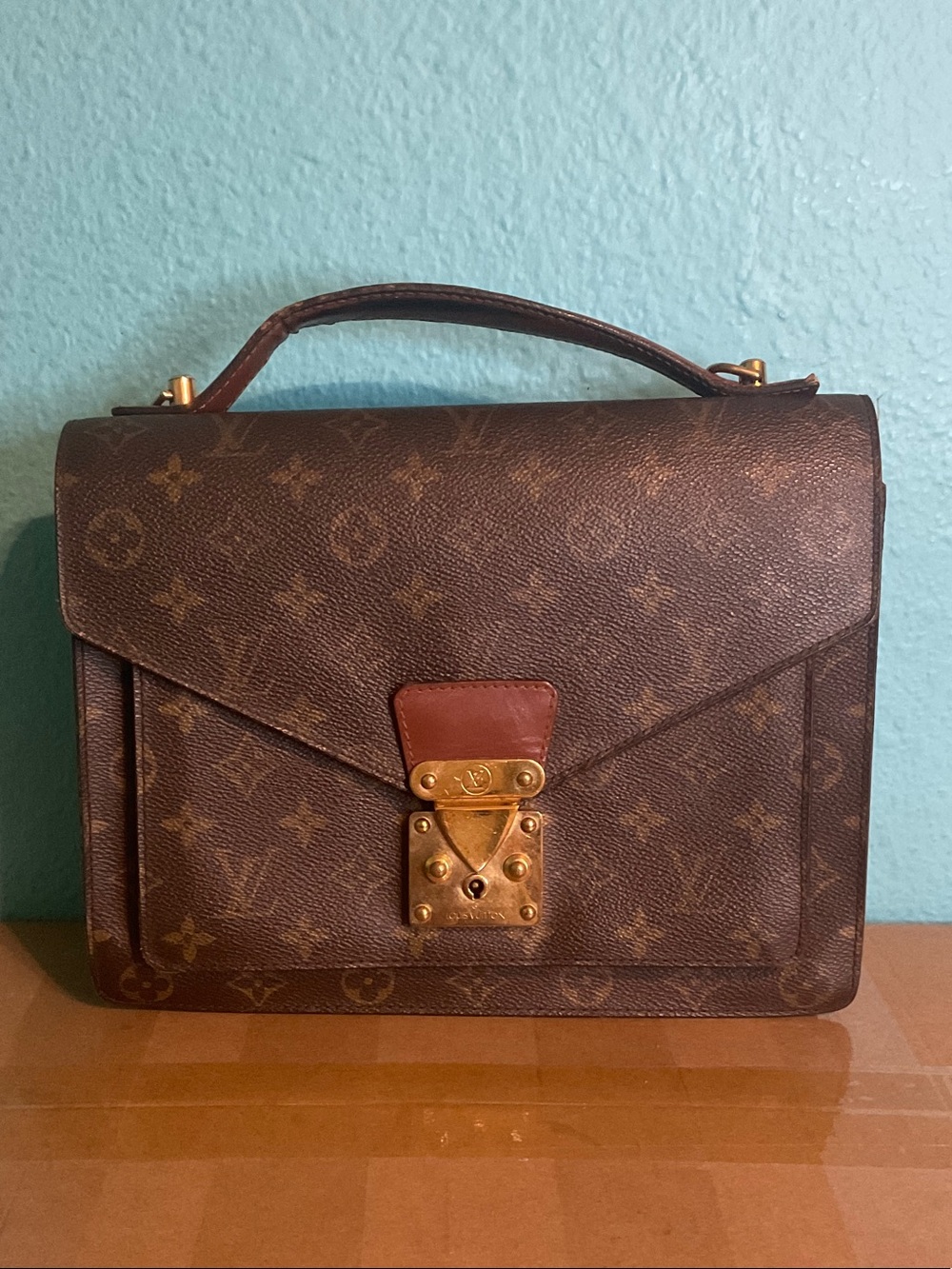 AUTHENTIC Louis Vuitton